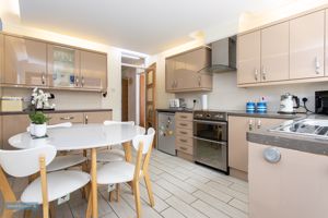 Kitchen/Diner- click for photo gallery